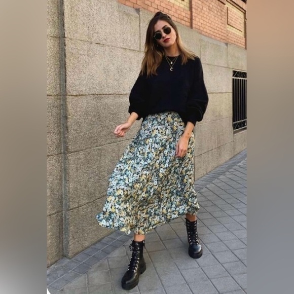 Floral Pleated Flowy Midi Skirt Neutral Colours Size Medium - Picture 11 of 12